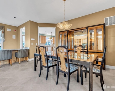 3110 Windsor Avenue - Photo Thumbnail 6