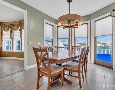 3110 Windsor Avenue - Photo Thumbnail 12