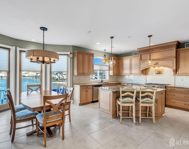 3110 Windsor Avenue - Photo Thumbnail 13