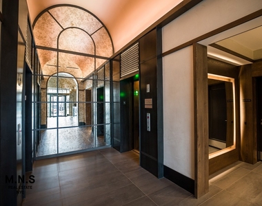 36-20 Steinway Street - Photo Thumbnail 2