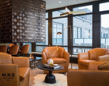 36-20 Steinway Street - Photo Thumbnail 4