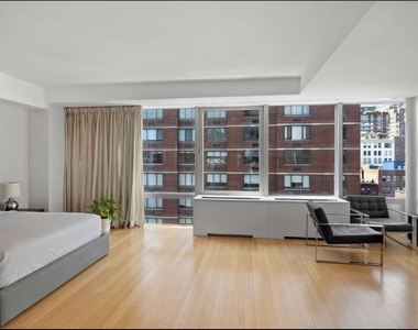245 W 19th Street - Photo Thumbnail 5