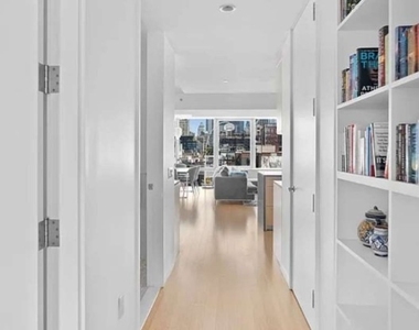 245 W 19th Street - Photo Thumbnail 8