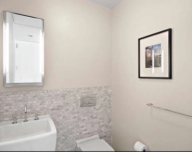 245 W 19th Street - Photo Thumbnail 10