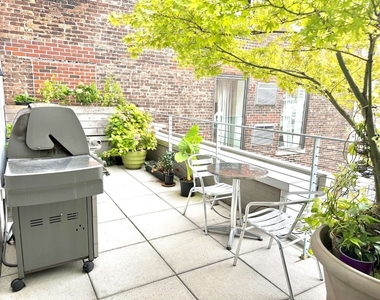 245 W 19th Street - Photo Thumbnail 4