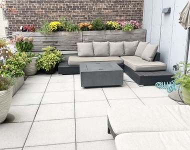 245 W 19th Street - Photo Thumbnail 3