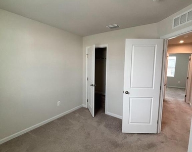 57 Sebago Place - Photo Thumbnail 7