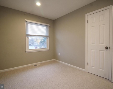 4500 Lantern Place - Photo Thumbnail 14