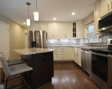 4500 Lantern Place - Photo Thumbnail 6