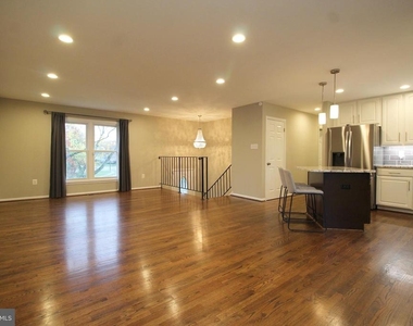 4500 Lantern Place - Photo Thumbnail 3