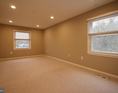 4500 Lantern Place - Photo Thumbnail 9