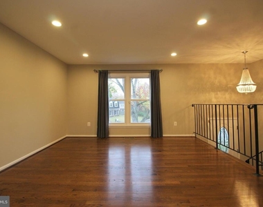 4500 Lantern Place - Photo Thumbnail 2
