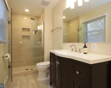 4500 Lantern Place - Photo Thumbnail 12