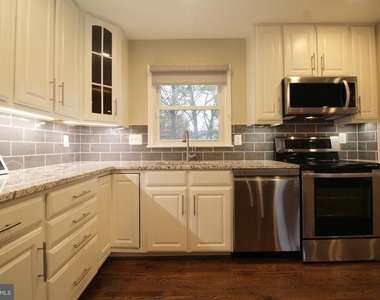 4500 Lantern Place - Photo Thumbnail 8