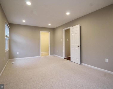 4500 Lantern Place - Photo Thumbnail 10