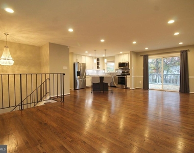4500 Lantern Place - Photo Thumbnail 5