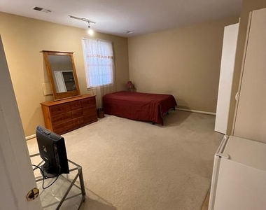 6220 Hidden Canyon Road - Photo Thumbnail 10