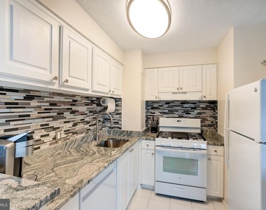 8 S Van Dorn Street - Photo Thumbnail 8