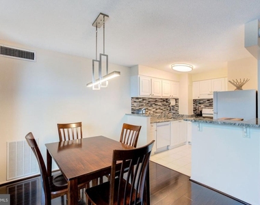 8 S Van Dorn Street - Photo Thumbnail 5
