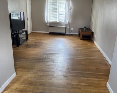 19 Auburn Court - Photo Thumbnail 2