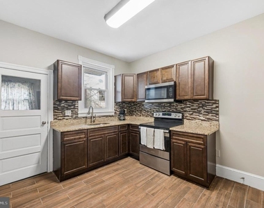 5428 Whitby Avenue - Photo Thumbnail 7