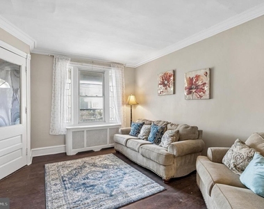 5428 Whitby Avenue - Photo Thumbnail 3