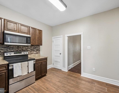 5428 Whitby Avenue - Photo Thumbnail 8