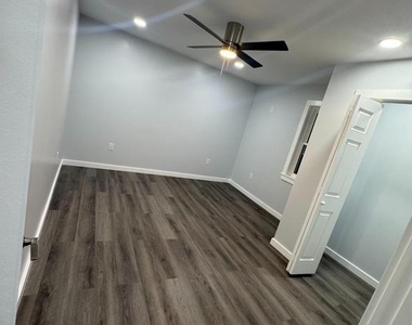 2730 N 5th Street - Photo Thumbnail 6