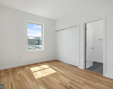 1918 E Cumberland Street - Photo Thumbnail 12