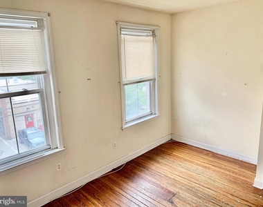 4217 Ridge Avenue - Photo Thumbnail 5