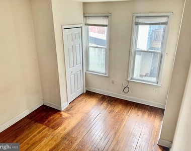 4217 Ridge Avenue - Photo Thumbnail 12
