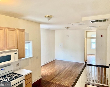 4217 Ridge Avenue - Photo Thumbnail 2