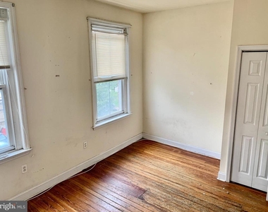 4217 Ridge Avenue - Photo Thumbnail 6