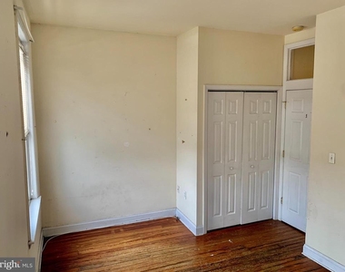 4217 Ridge Avenue - Photo Thumbnail 8