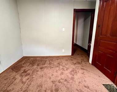502 Buttonwood Street - Photo Thumbnail 15