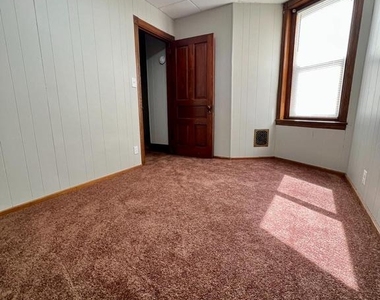 502 Buttonwood Street - Photo Thumbnail 18