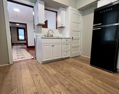 502 Buttonwood Street - Photo Thumbnail 8
