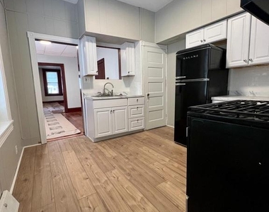 502 Buttonwood Street - Photo Thumbnail 9