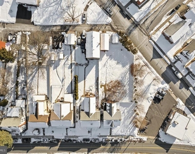 240 Franklin Street - Photo Thumbnail 22