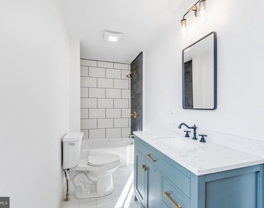 240 Franklin Street - Photo Thumbnail 10