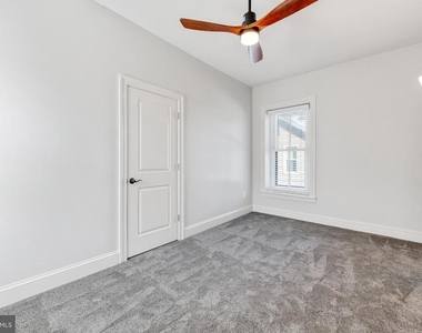 240 Franklin Street - Photo Thumbnail 15