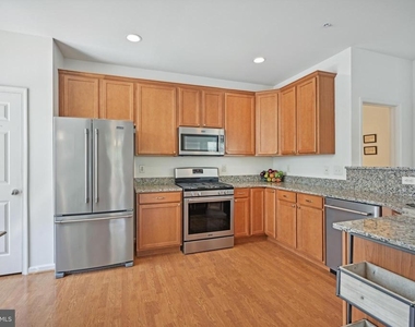 2203 Applewood Court - Photo Thumbnail 1