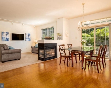 2203 Applewood Court - Photo Thumbnail 3