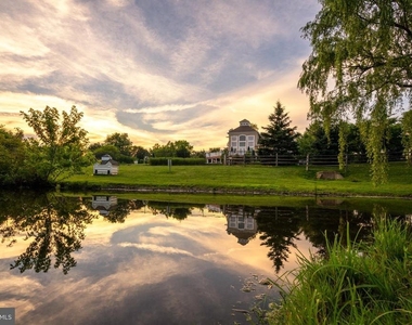 2203 Applewood Court - Photo Thumbnail 18