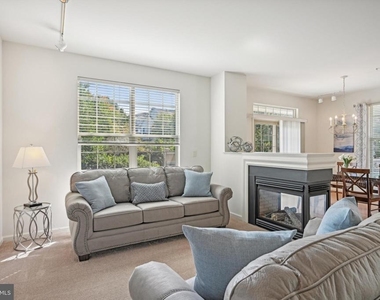 2203 Applewood Court - Photo Thumbnail 4