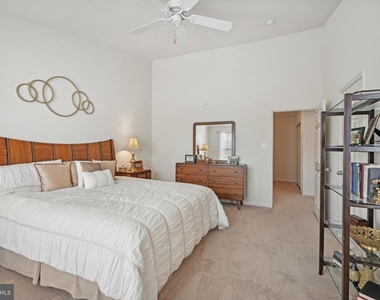 2203 Applewood Court - Photo Thumbnail 6