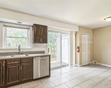 5204 Leeward Road - Photo Thumbnail 5