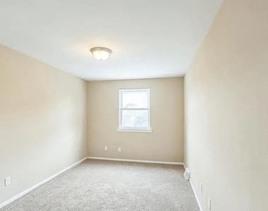 5204 Leeward Road - Photo Thumbnail 7