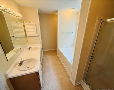349 Waterdown Drive - Photo Thumbnail 6