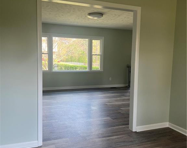 1215 Patrick Drive - Photo Thumbnail 10